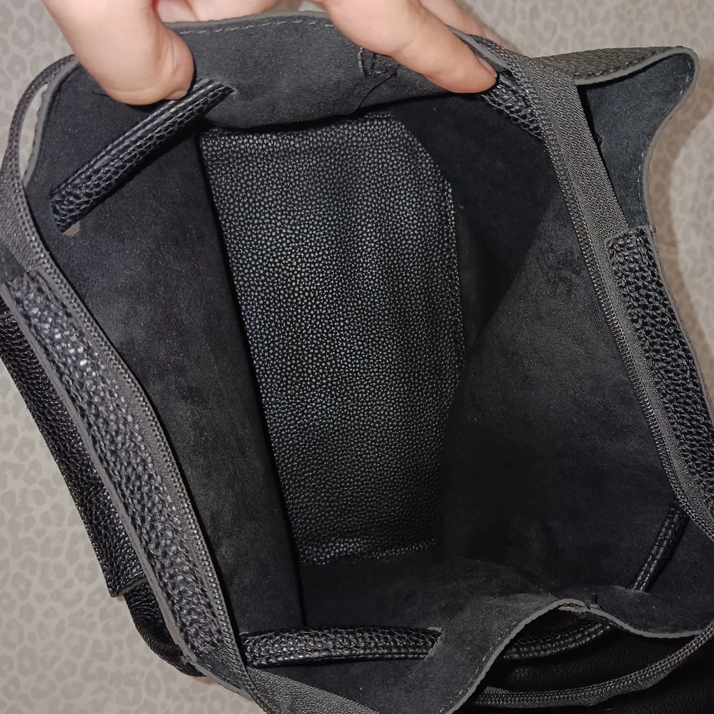 Vegan pebbled leather bucket bag and pouch NWOT - Picture 7 of 9